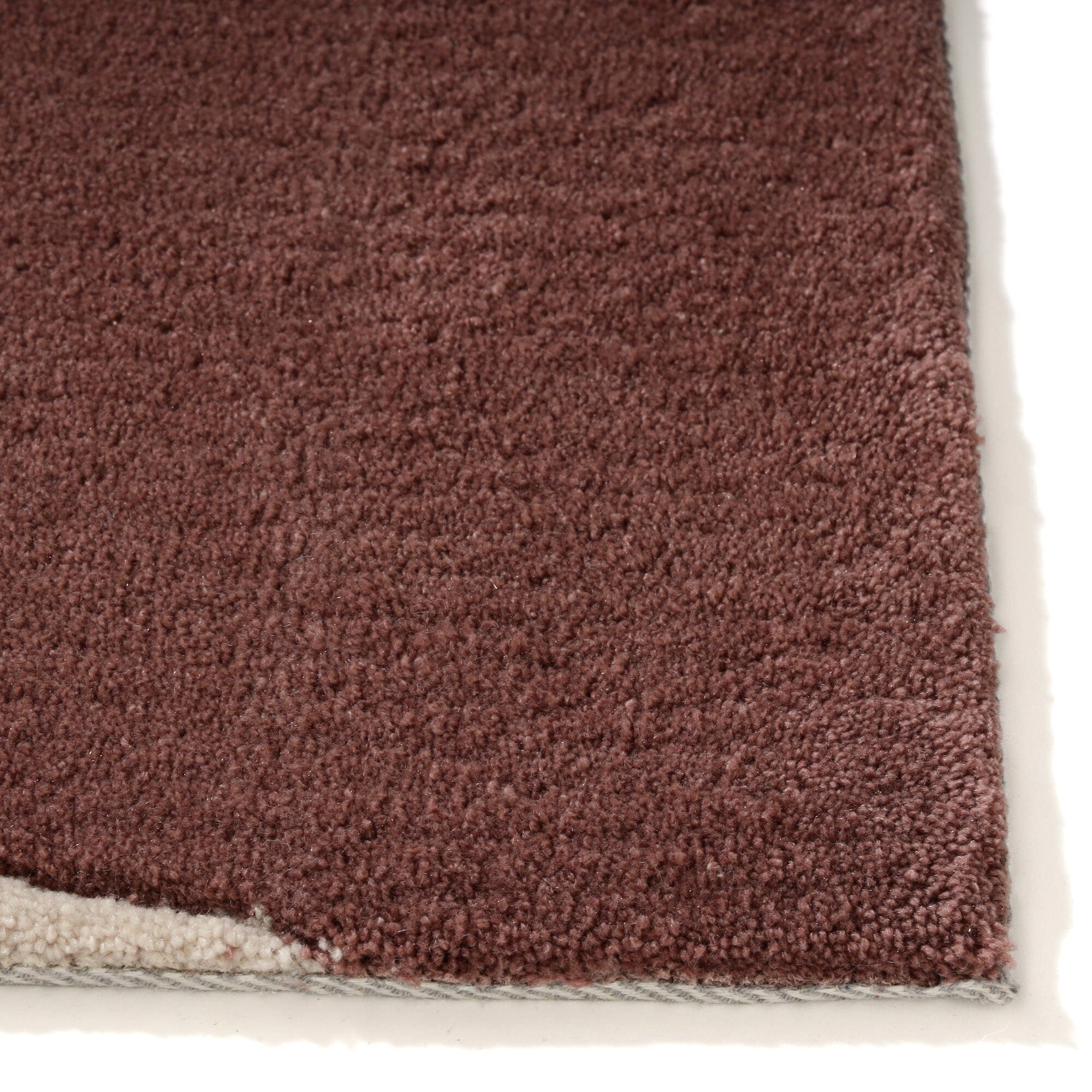 Tapis marron moyen