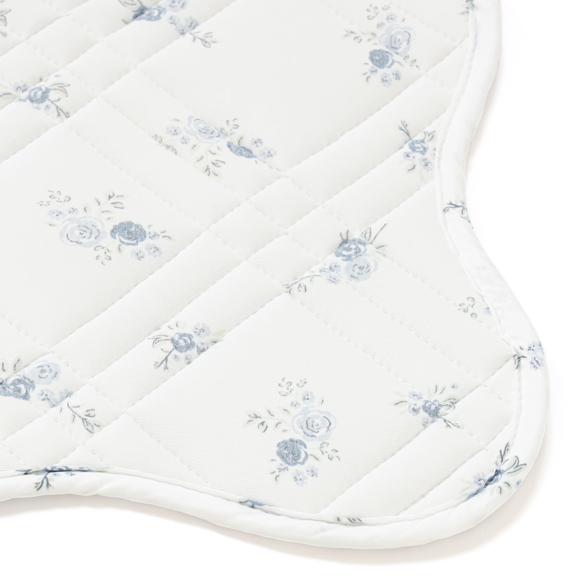 Rug Scallop Medium Light Blue