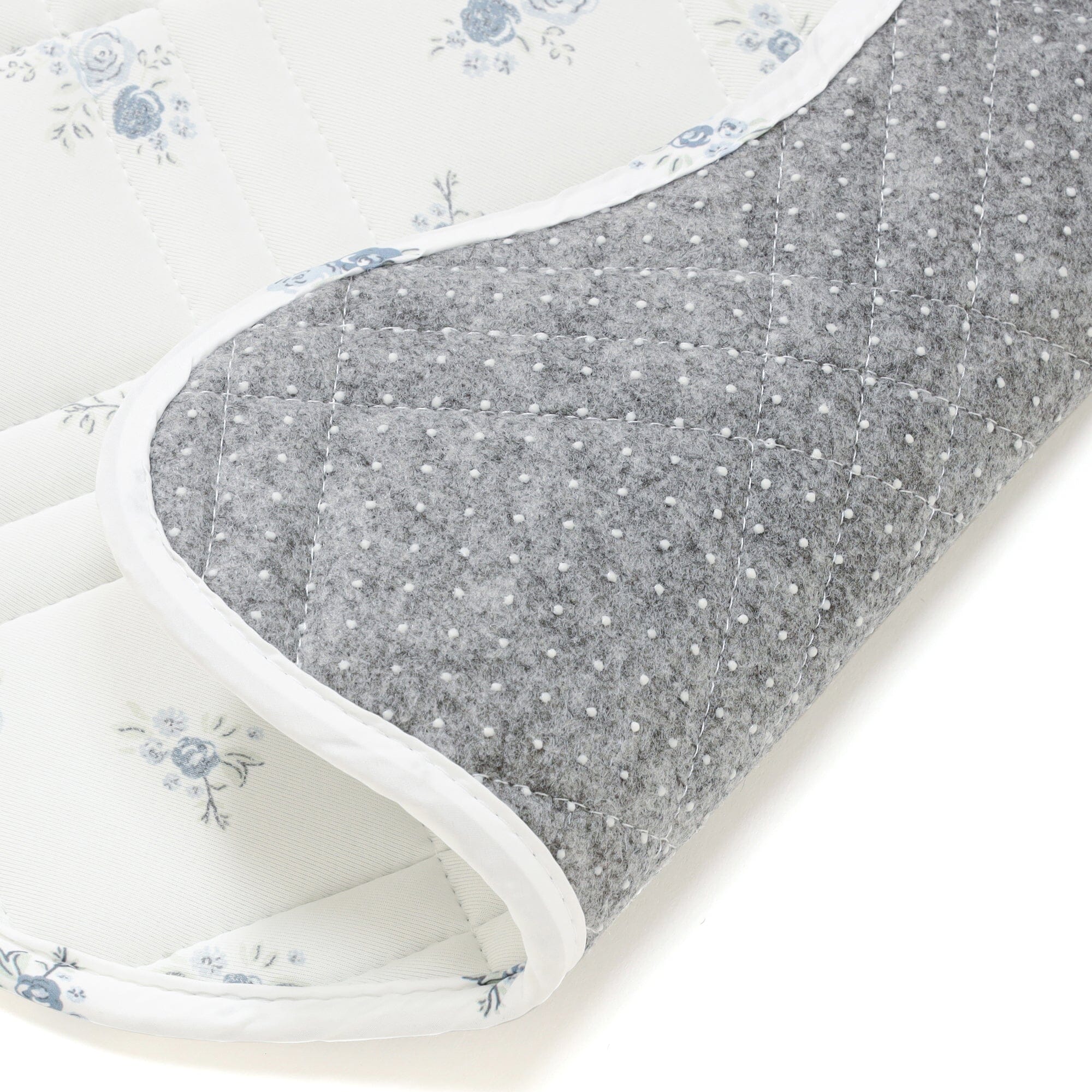 Rug Scallop Medium Light Blue