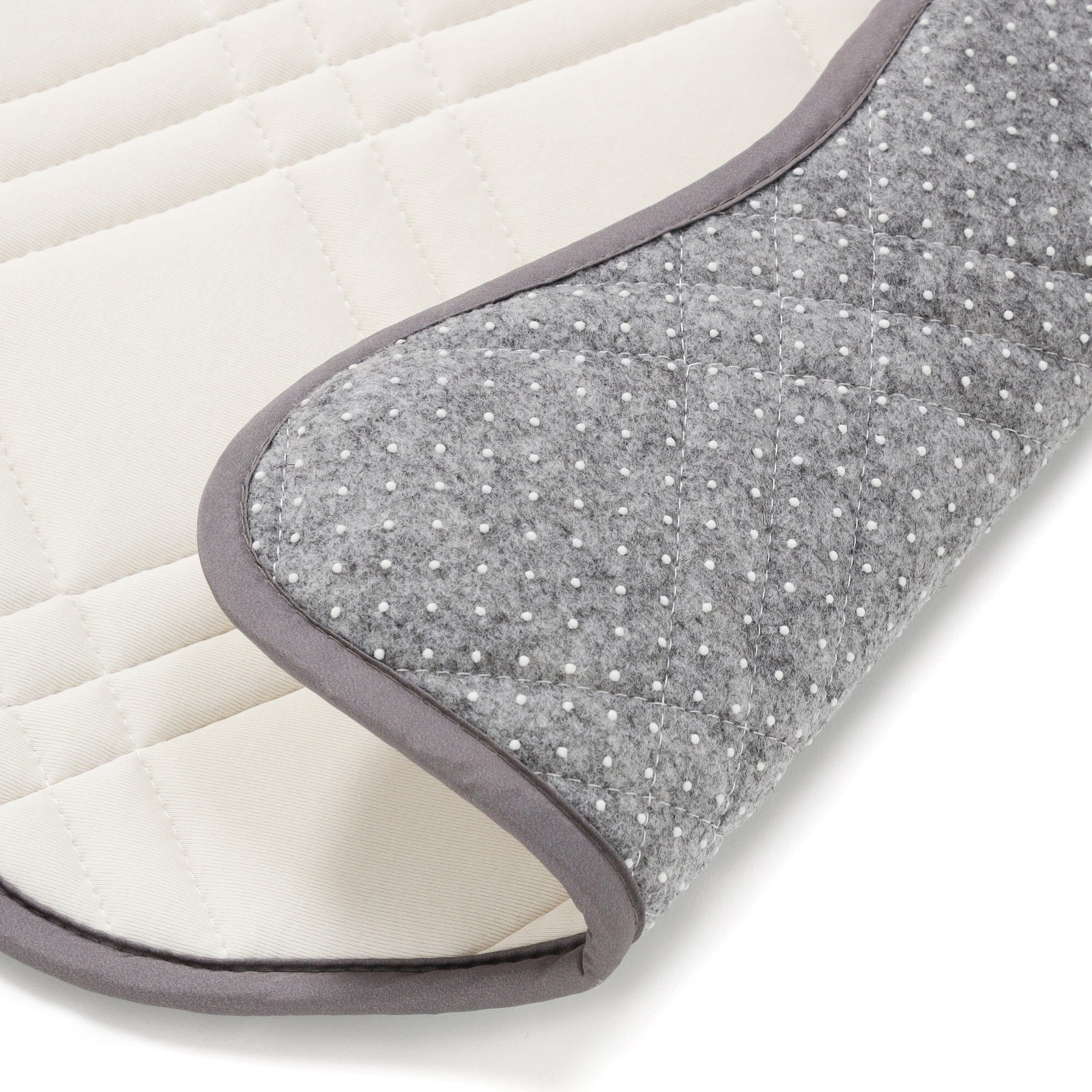 Rug Scallop Medium Beige x Dark Gray