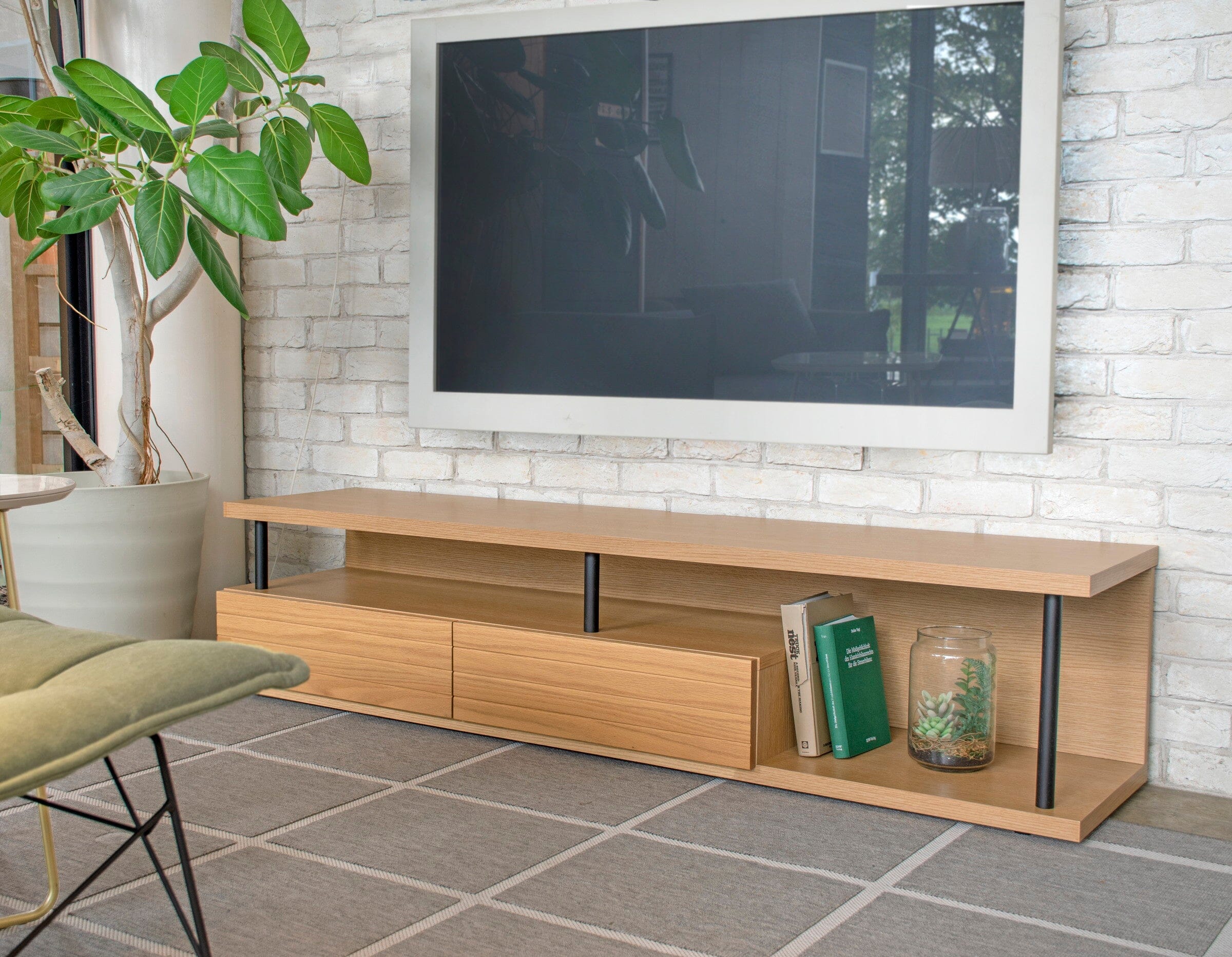 TV Board 170